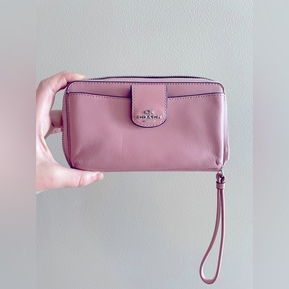 Coach Wallet - Picture 1 of 4